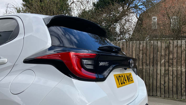 Toyota Yaris 1.5 Hybrid Design 5dr CVT Hybrid Hatchback